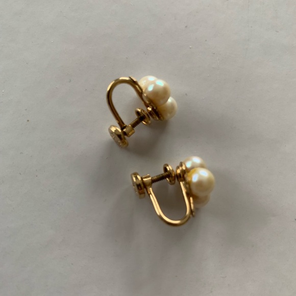 Elegant Pearl Cluster Earrings - Picture 3 of 6